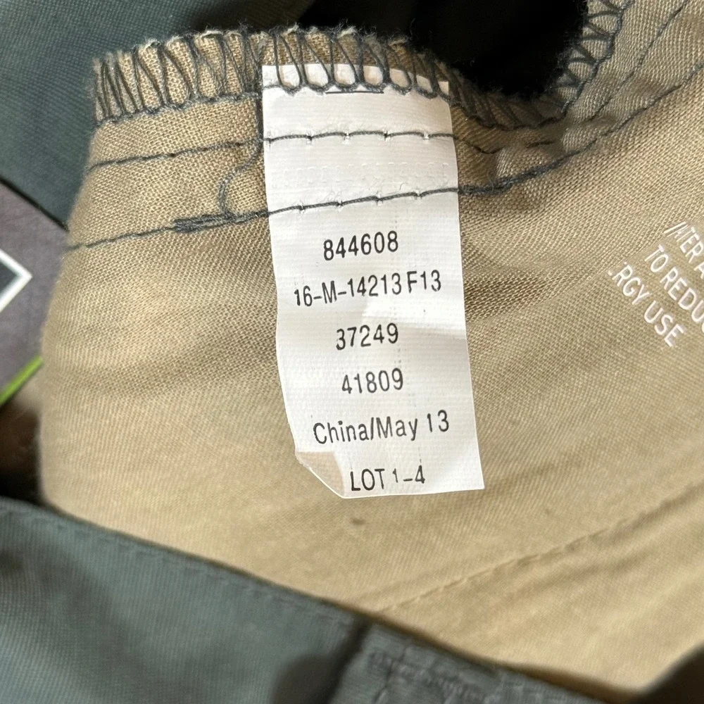 REI Men's  Pants 42x31 Dark Olive Green Nylon Travel Hiking‎ NWT
